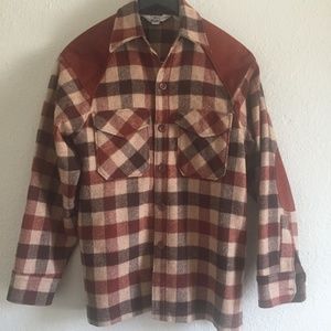 Men's LARGE Woolrich Wool Shirt w/ Suede Accents